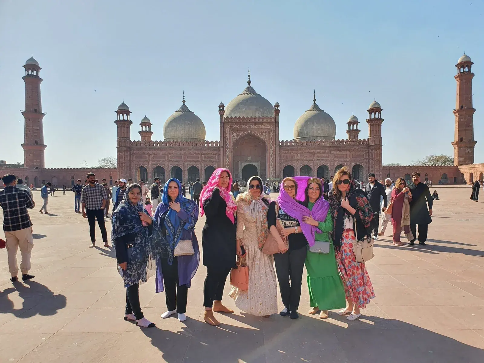 Women travelers visiting Badshahi Mosque in Lahore