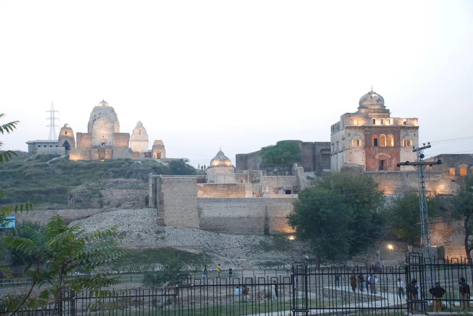 Historic Punjab heritage stop on a private Lahore to Islamabad journey
