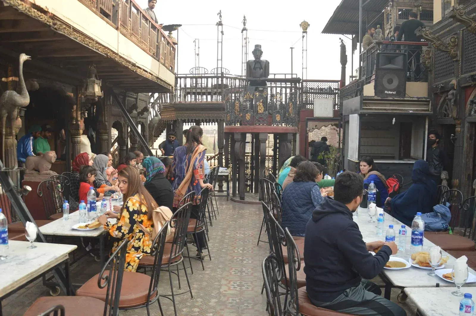 Guests enjoying a guided Lahore food experience